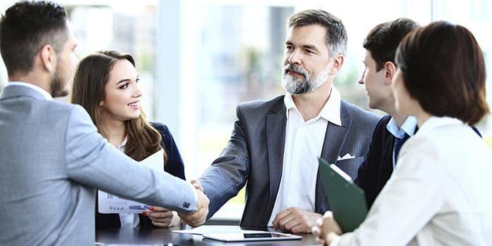 Sus Visitantes Necesitan Ayuda, ¿Usted Que Hace Para Satisfacerlos?