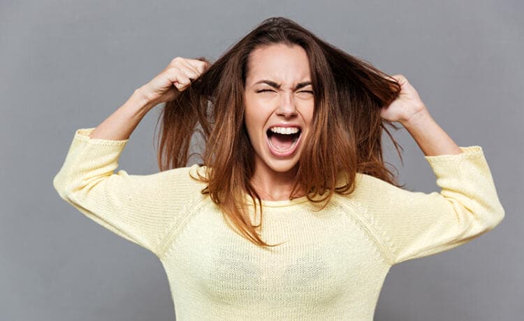 4 malos hábitos que debes erradicar YA de tu vida (o lo pagarás caro)