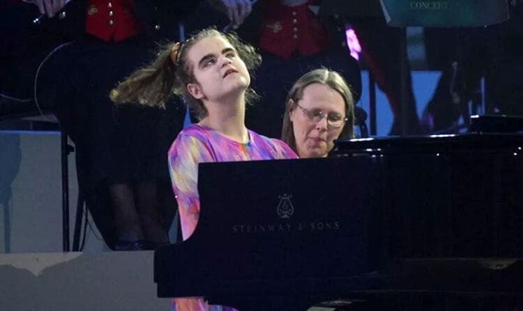 La inspiradora historia de Lucy Illingworth, la pianista que deslumbró al rey Carlos III